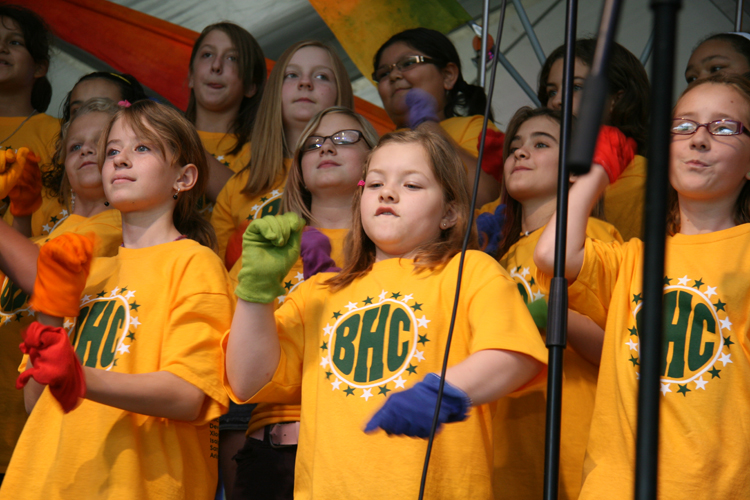 Barton Hills Choir performing at the 2009 Austin City Limits Music Festival, photo 2